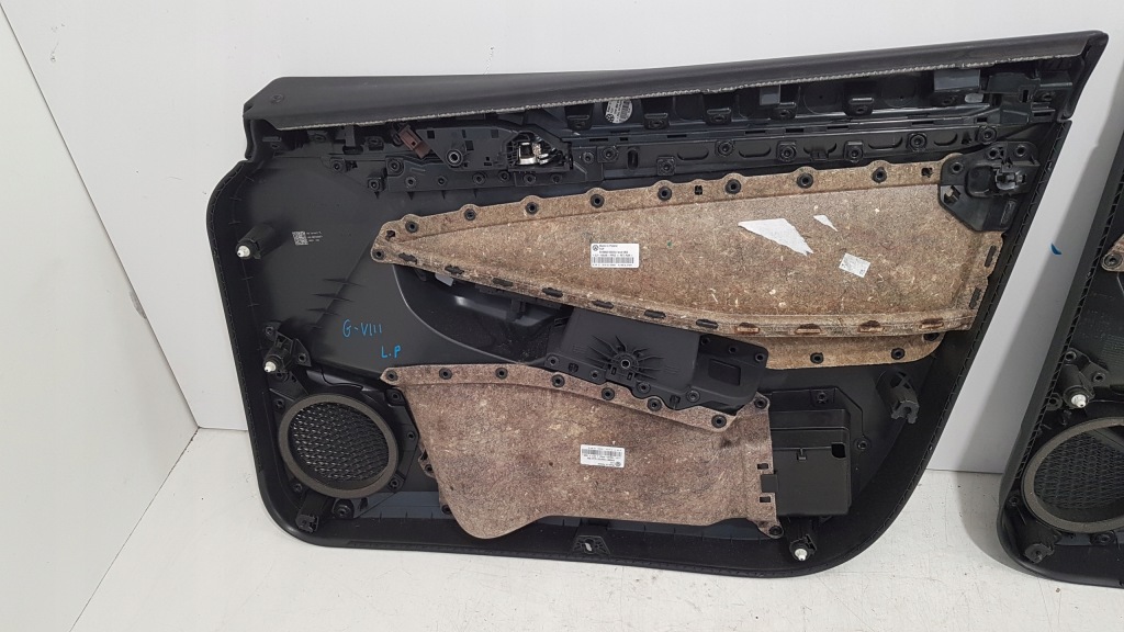 фото №7, Vw golf viii 8 обшивка дверь левый задняя h.b идеальное состояние