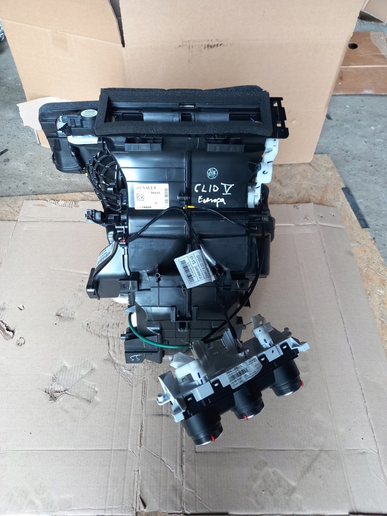 фото №1, Clio v 1.5bdci отопитель панель kpl.