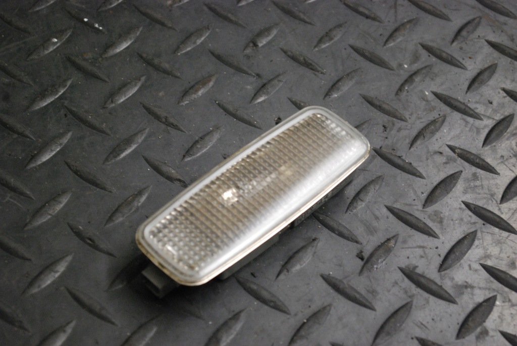 фото №1, Лампа освещение салона audi 8l0947105a