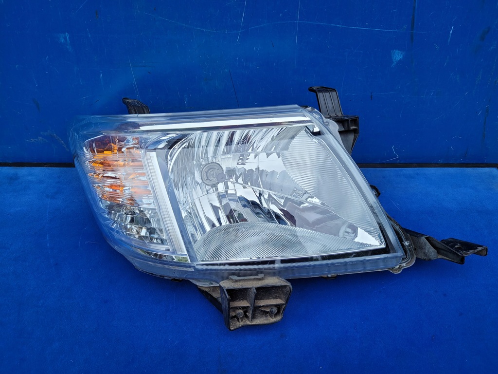 фото №1, Toyota hilux lift 2012-2015 12-15 фара лампа правая