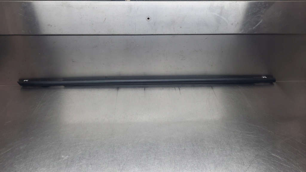 фото №1, Молдинг підвіконна двері правий перед volvo xc60 ii