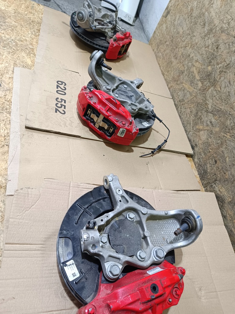 фото №1, Поворотный кулак перед левая corvette c7 stingray