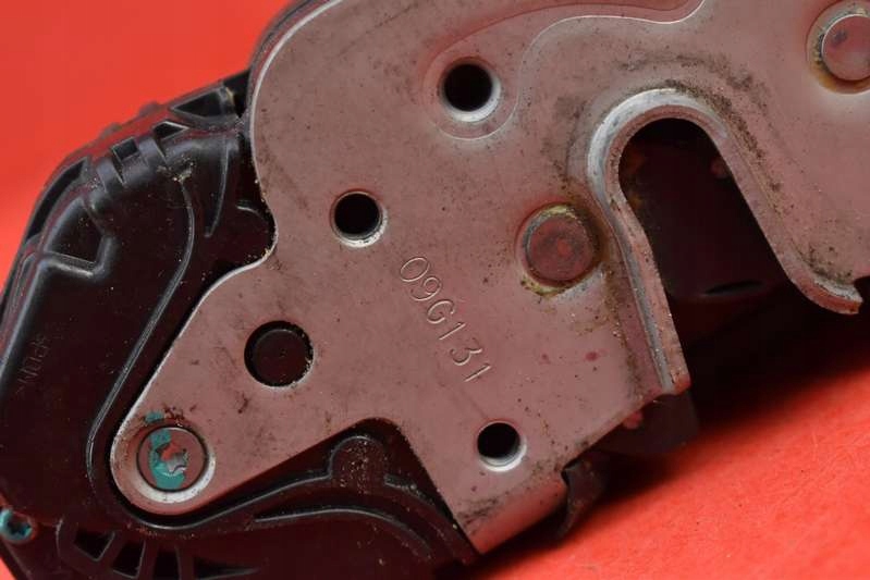 фото №6, Замок дверь правый задняя задний 13503178 chevrolet cruze 1 i j300 sedan 09-12