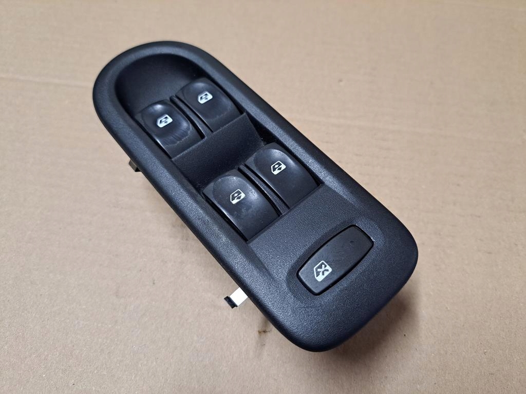 фото №1, Перемикач вікон лівий renault clio iii 8200356541 7