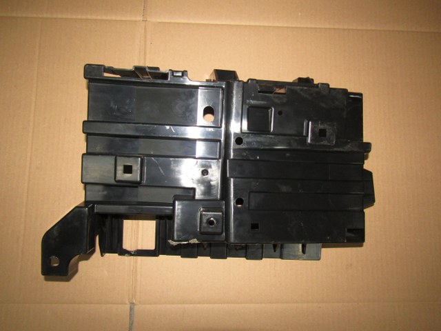 фото №1, Jaguar xf x250 захист кронштейн пластик