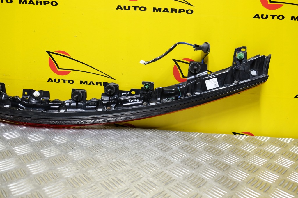 Toyota prius prime 2017- накладка крышки фара led задний  америка Доставка