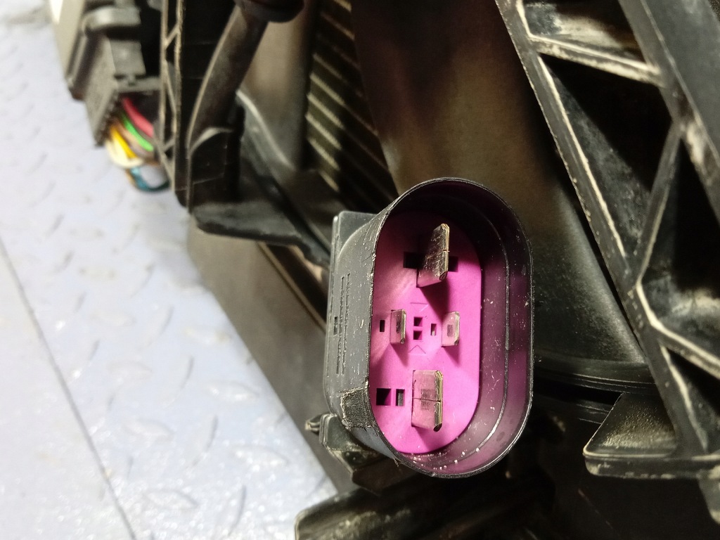 Audi a4 b8 2.0 tfsi комплект радіатор води кондиціонера інтеркулер Київ