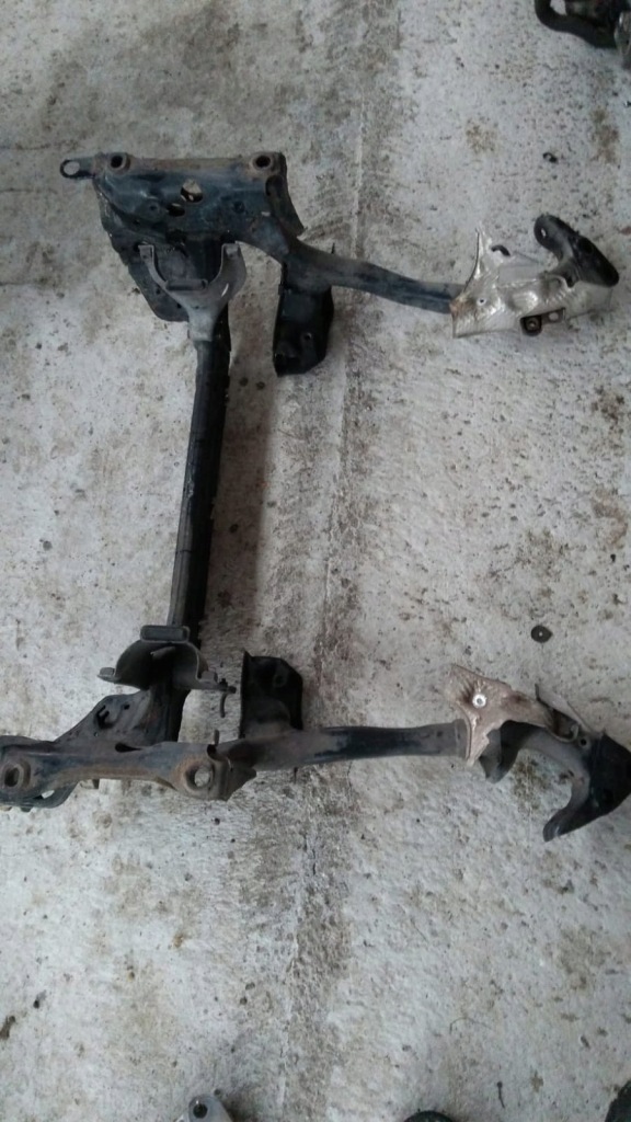 фото №1, Audi оригінальний номер 4h0399252 підрамник підрамник підвіска двигуна