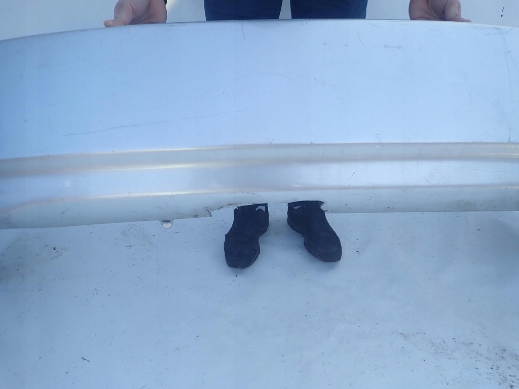 фото №12, Toyota avensis verso 02-04 бампер задня задній