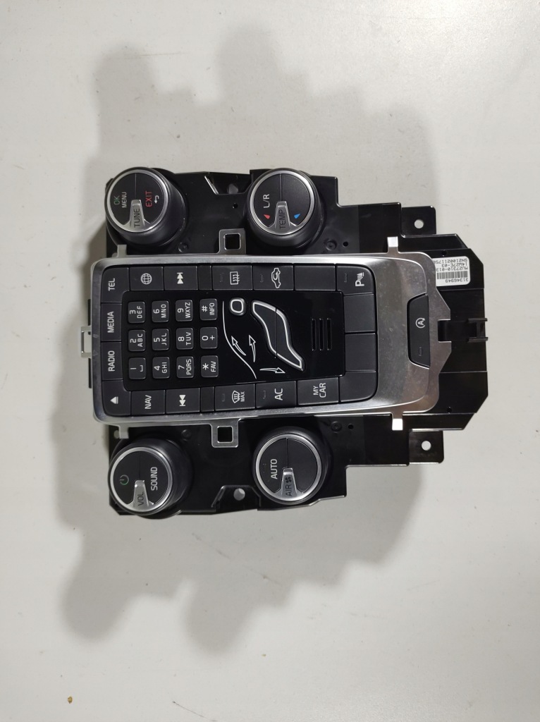 фото №1, Volvo v40 12- панель керування радіо 31346949