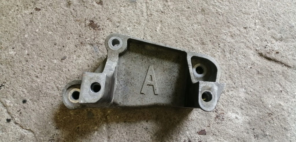 фото №1, Citroen c5 iii 2.7 hdi кронштейн двигателя