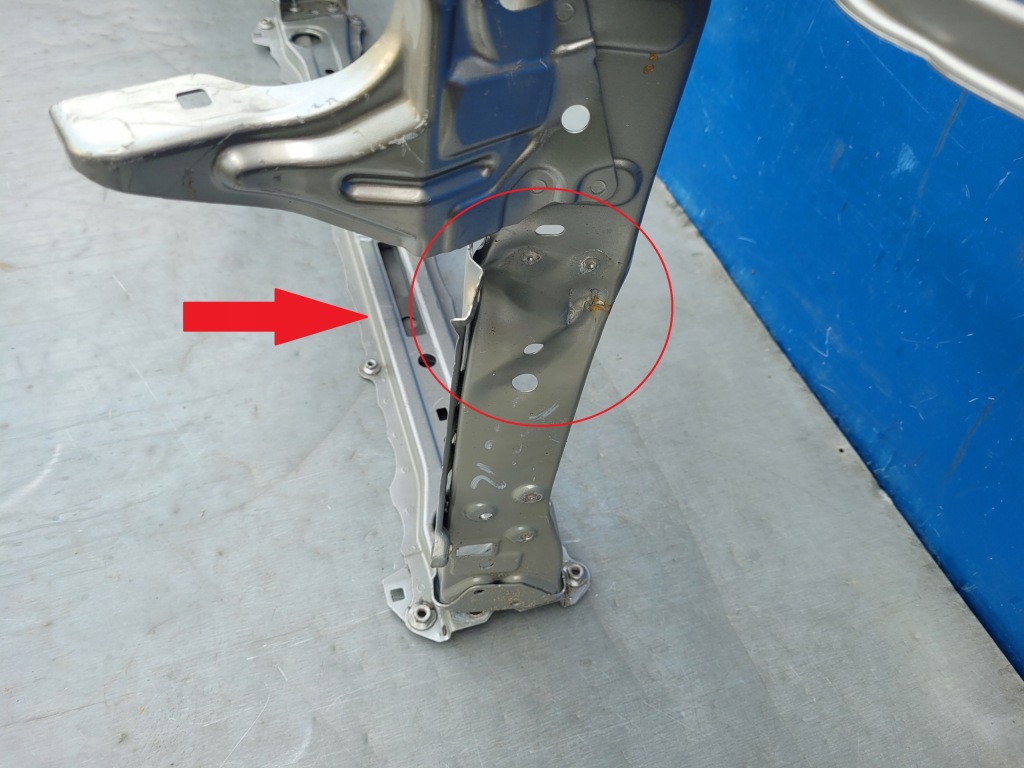 фото №4, Lexus es es300h 2018- 18- pas передний усилитель