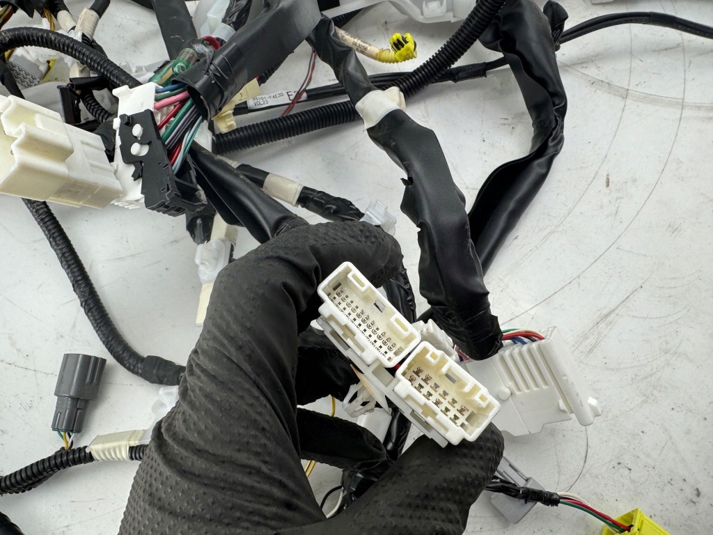 Toyota c-hr 1 2021 другая жгут трубопровод / кабели Цена