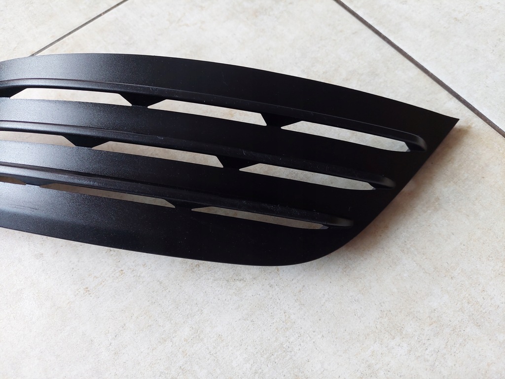 фото №8, Решётка бампера - перед - renault megane iv - 2016