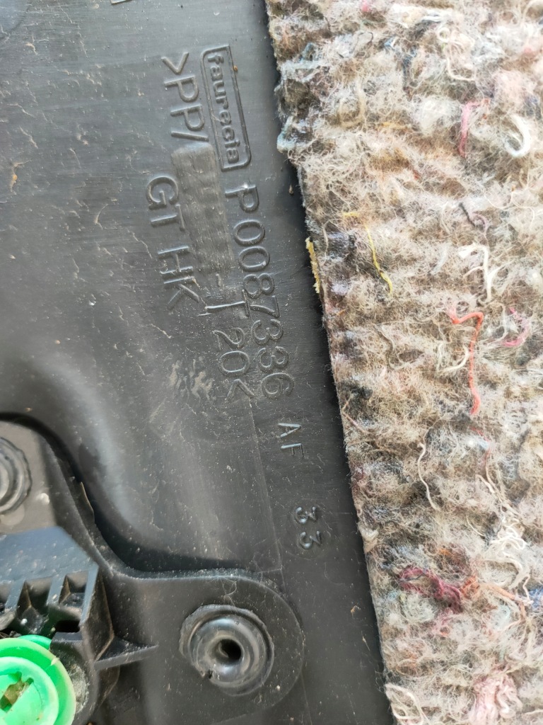 фото №7, Mercedes vito w639 viano 09-14 обивка задний крышки обшивка задняя оригинальный номер