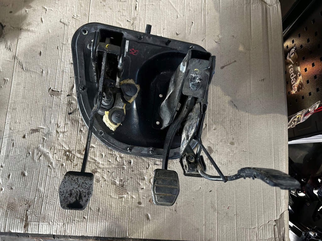 фото №1, Основание педали газа master ii 7700314878