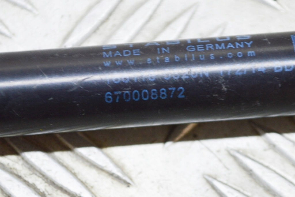 фото №6, Maserati ghibli m157 передняя правая капот амортизатора 670008872 3.0 benzyn