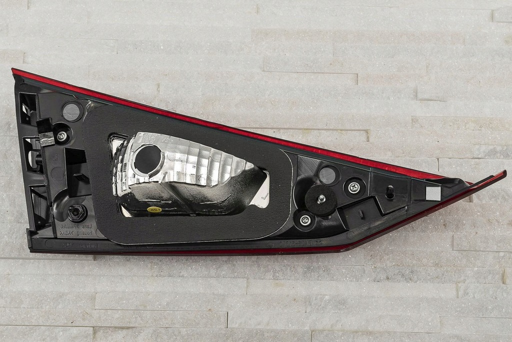 фото №9, Mazda 3 iii bm 2014-2018 sedan лампа кришки задній права b45a513f0