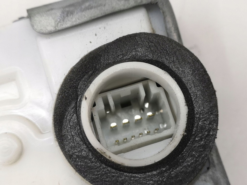 фото №7, Toyota prius xw30 замок дверь передних 2011