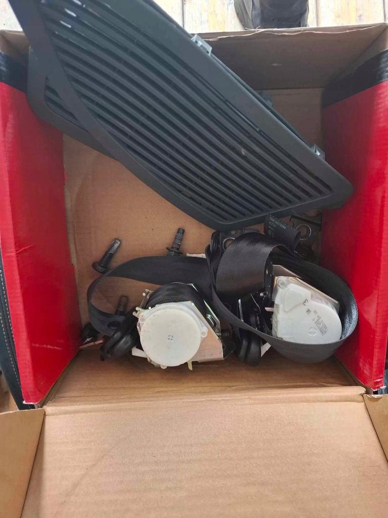 фото №13, Комплект сидений pół кожа trzy ряды ford grand c-max версия uk