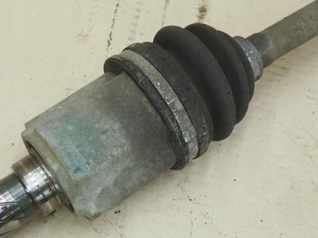 фото №13, Приводной вал левая mazda demio 1 2000r 1,3 1,5 abs автоматическая коробка передач