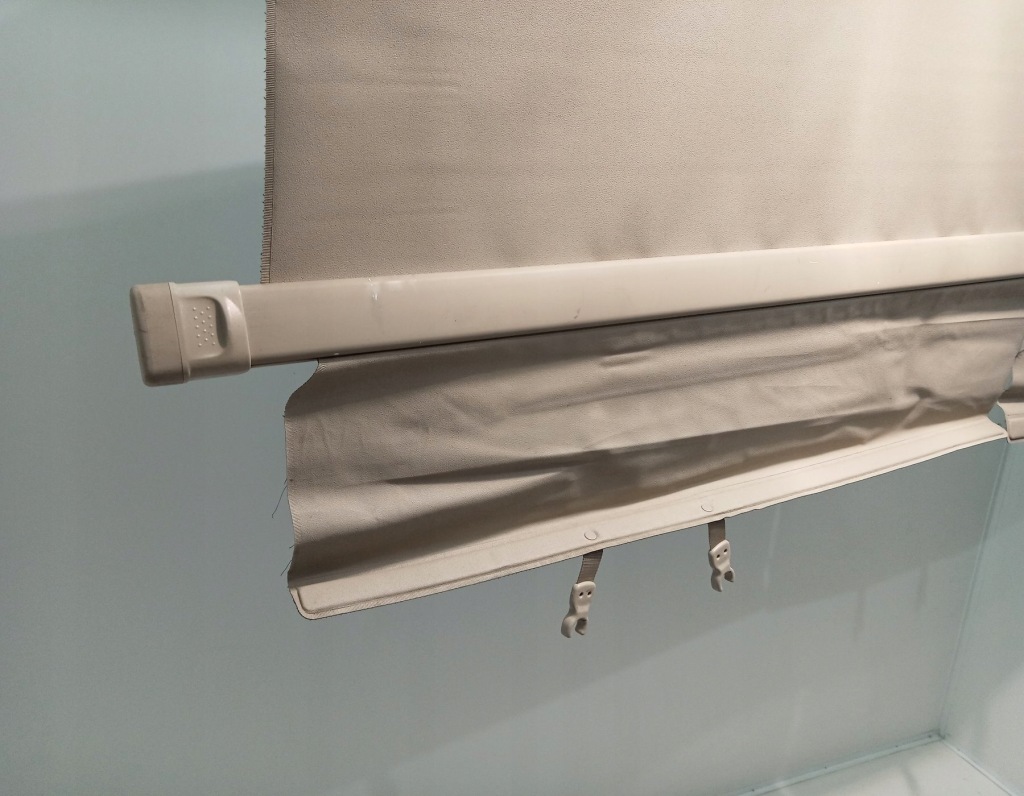 фото №7, Шторка багажника toyota land cruiser 150 светлая 5d