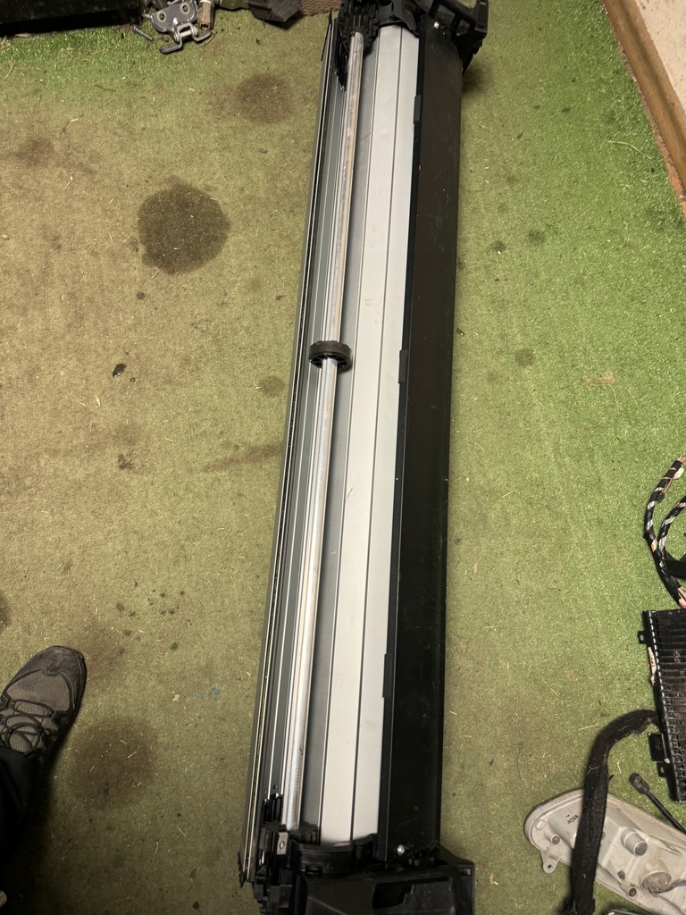 фото №1, Шторка багажника edge 2019 - идеальное состояние czarna kt4b-r55066