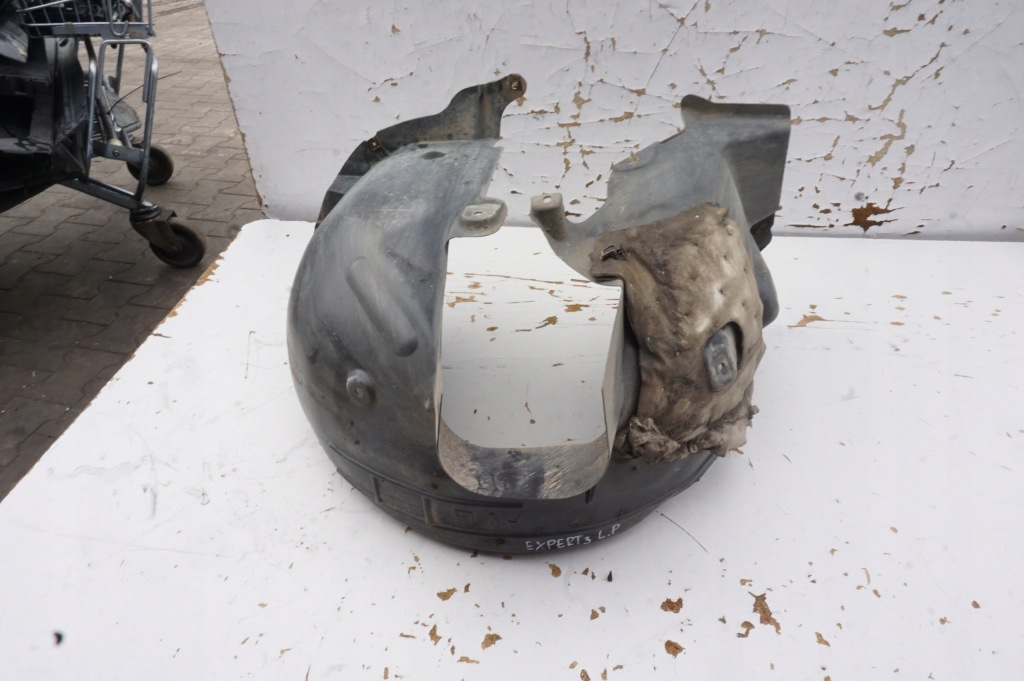 Купить Подкрылок левый перед peugeot expert 3 iii