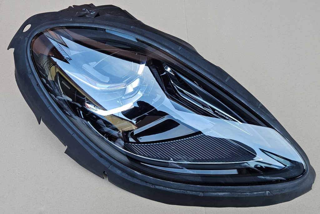 фото №1, Porsche macan lift led usa pdls sae права 95b941016ab