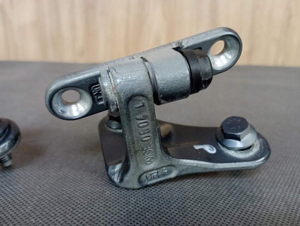 фото №4, Mercedes clk w209 lift петля правий перед петлі двері комплект 357u