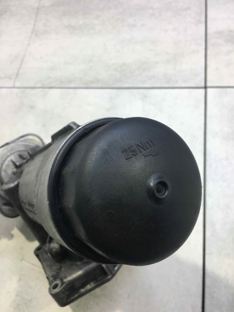 фото №9, Volkswagen оригинальный номер 038115389b основание фильтра масла