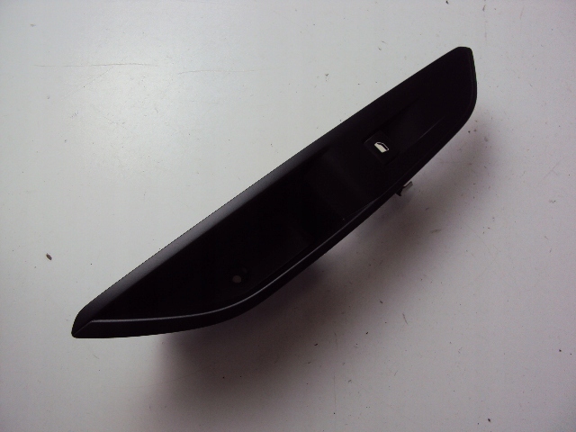 фото №1, Панель скло правий задня peugeot 3008 ii 2016-