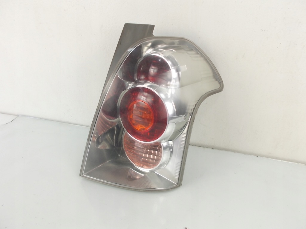 фото №1, Лампа правый задняя toyota corolla e12 verso ii 2 04-09 2,0 d4d