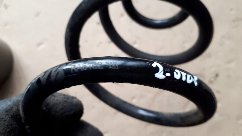 фото №8, A4 b8 s4 пружина задня задня kyb 2.0 tfsi ra6102