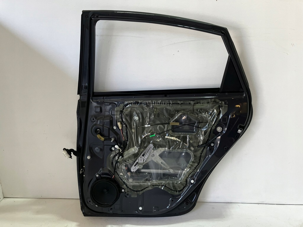 фото №12, Prius iii дверь полный задние правый задняя