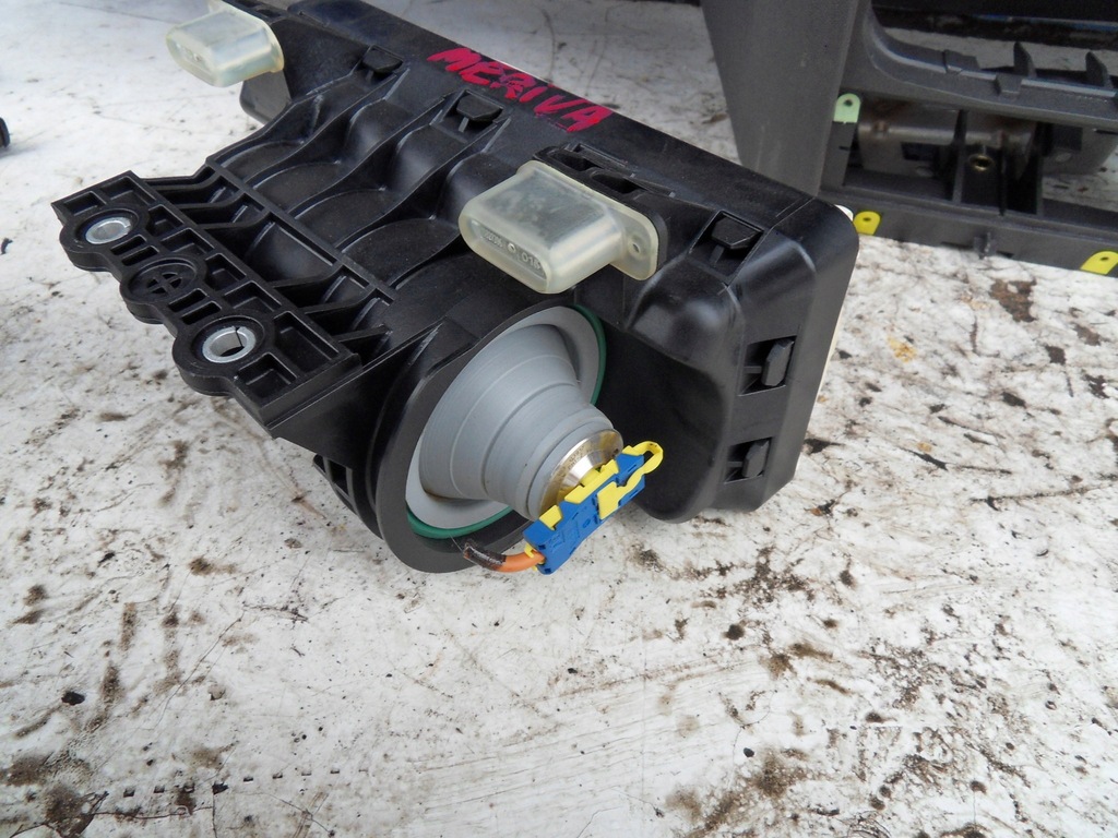 фото №12, Opel meriva a 02-05 приборная панель консоль подушки безопасности комплект