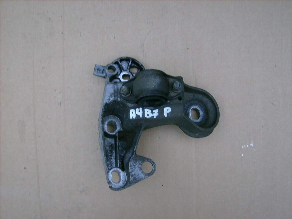 фото №1, Кронштейн кронштейн стабилизатора перед audi a4 b7 8e0199352f