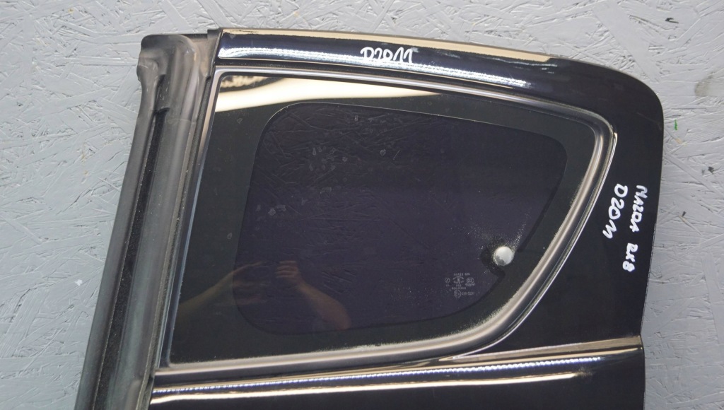 Mazda rx8 дверь левое  задняя d2011 в Украине