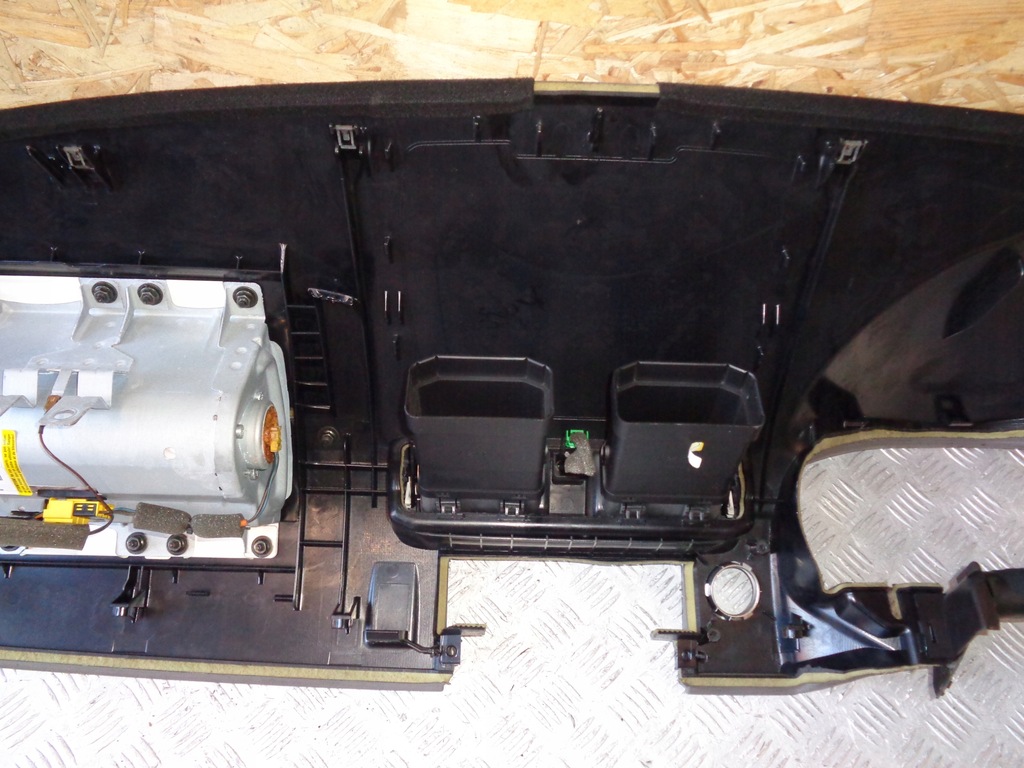 фото №10, Панель приладів консоль панель приладів volvo v50 s40 2004-