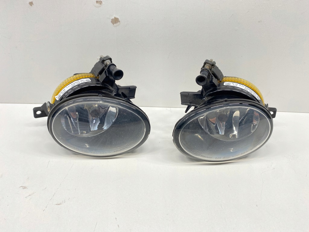 Купити Лампа протитуманна фара правий vw touareg ii 7p5 7p6 2010-2015