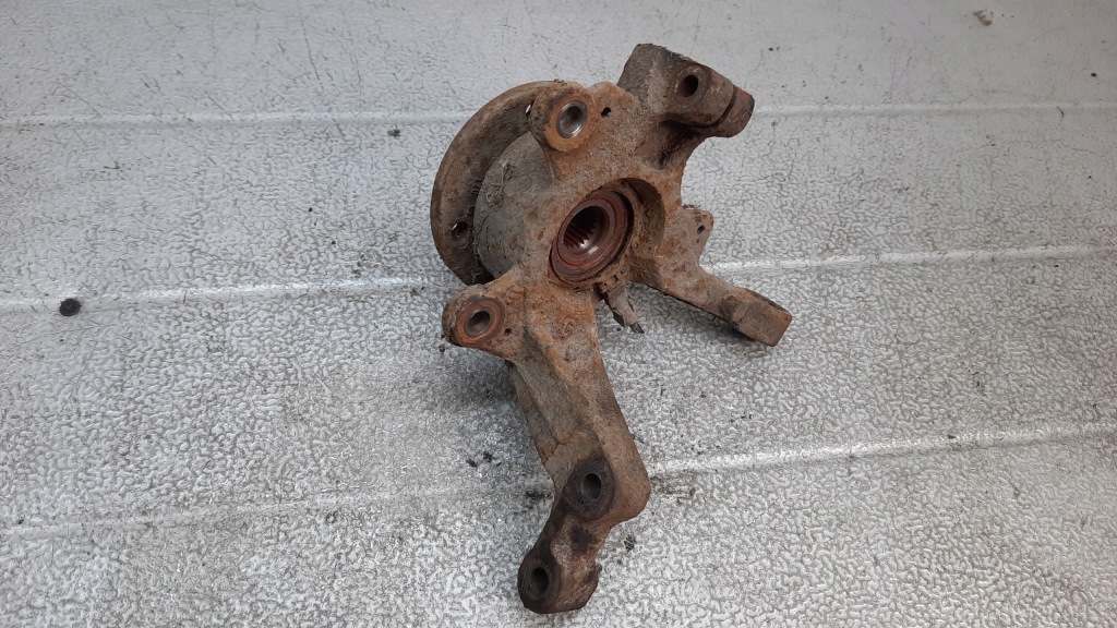 Поворотний кулак ліва renault modus 1.5dci 07r Ціна