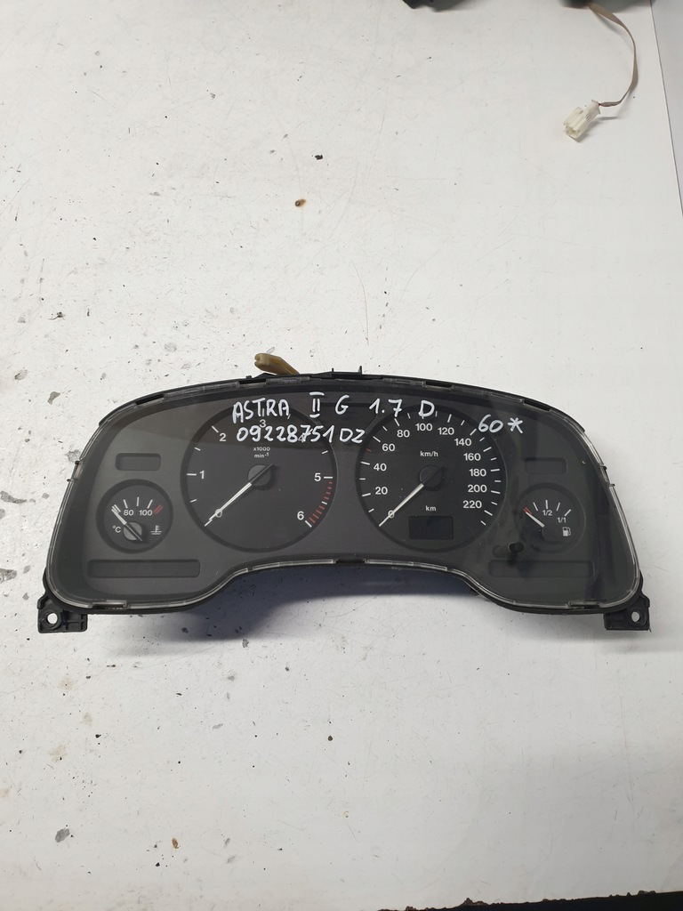 фото №1, Счетчик приборы opel astra ii 1.7 d 09228751dz