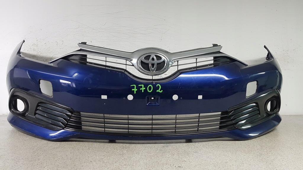 фото №1, Toyota auris 2015 - бампер перед 7702