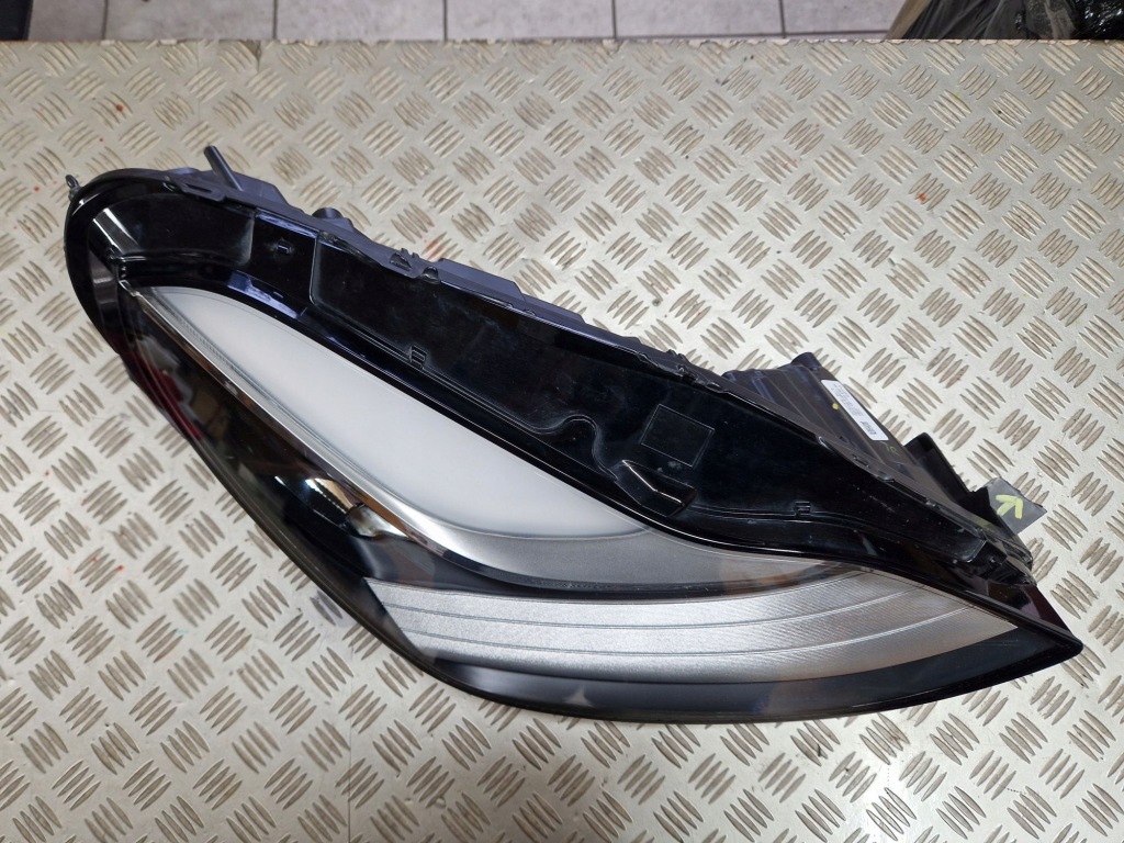 Фара передняя правый  led tesla 3 2017r- Цена
