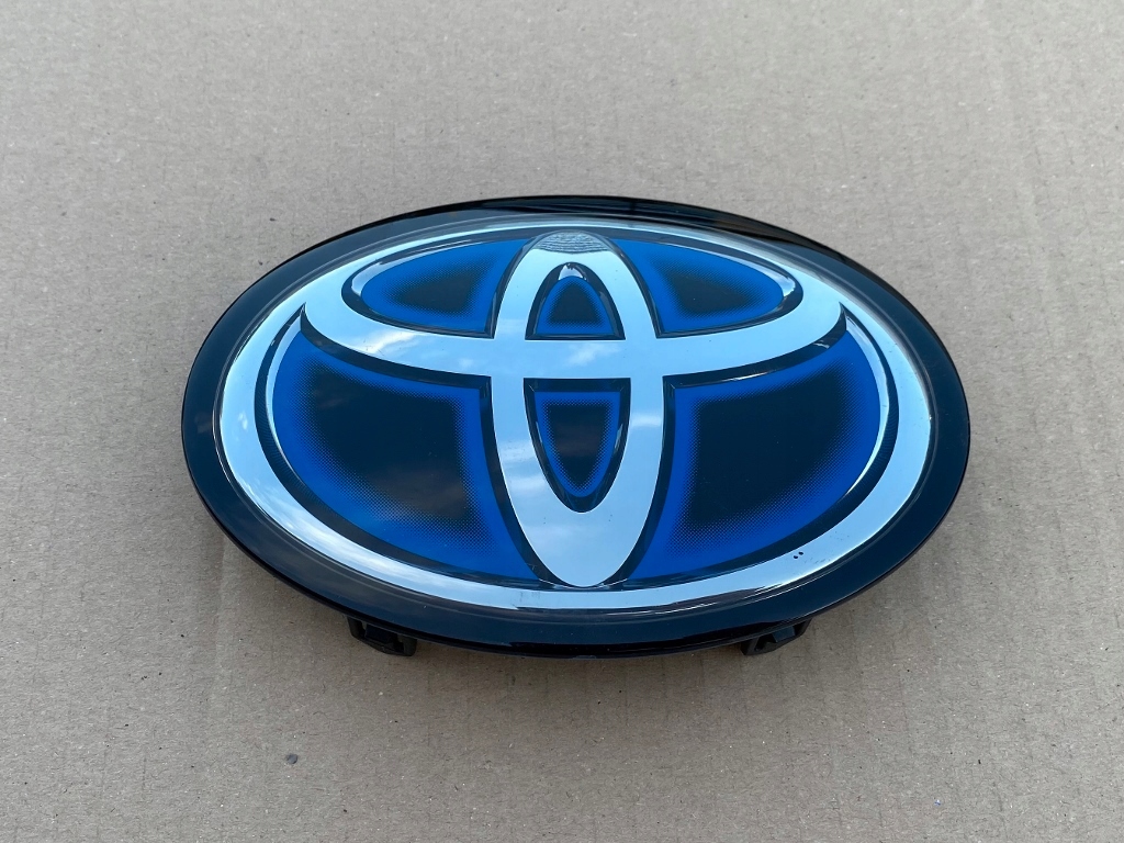 фото №1, Toyota prius plus rav 4 - значок эмблема радар