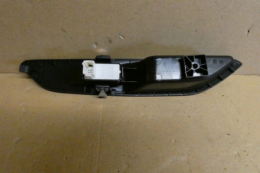 фото №10, Переключатели окон перед задняя peugeot 5008 2 98319739zd 98172544zd 98178383zd