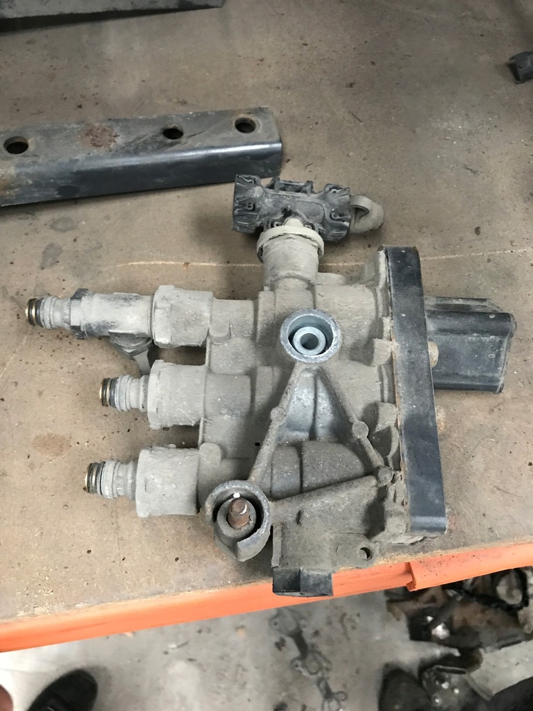 фото №1, Iveco stralis клапан ecas подушок 4728800200