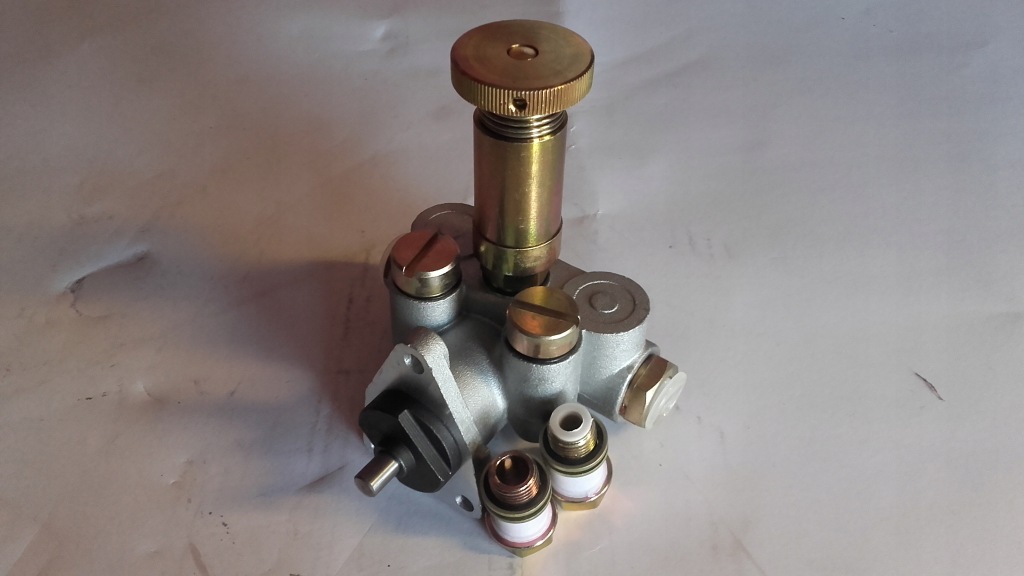 фото №1, Bizon помпа пального роз'єм з бік lublin