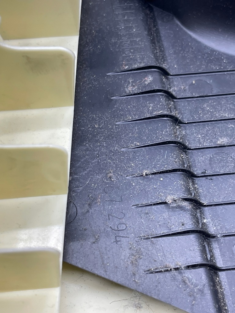 фото №10, Audi a6 c7 sedan защита обшивка стойка b правый середина s-line чёрный