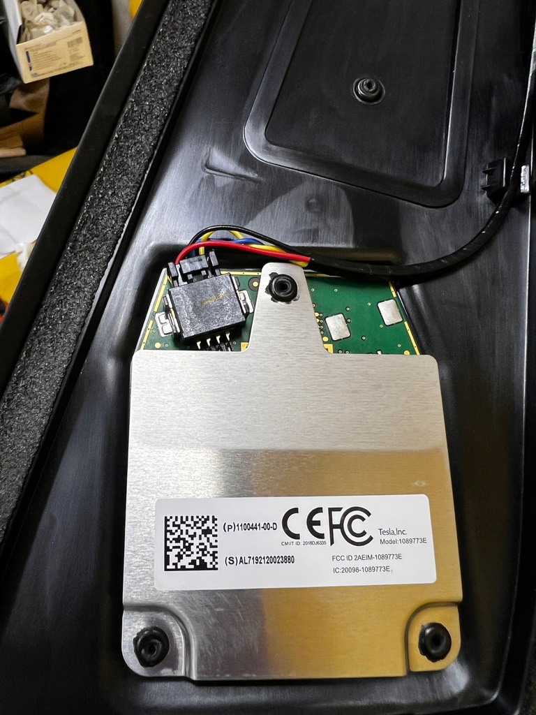 фото №9, Скляний блок двигуна захист стійка b камера бічна правий tesla model 3 przedlift